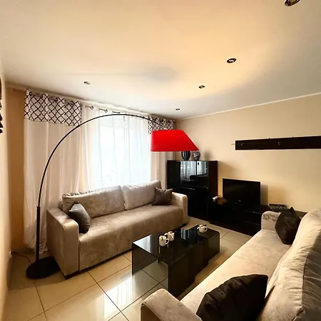 Chrobrego - Self Check-in 20h - Parking